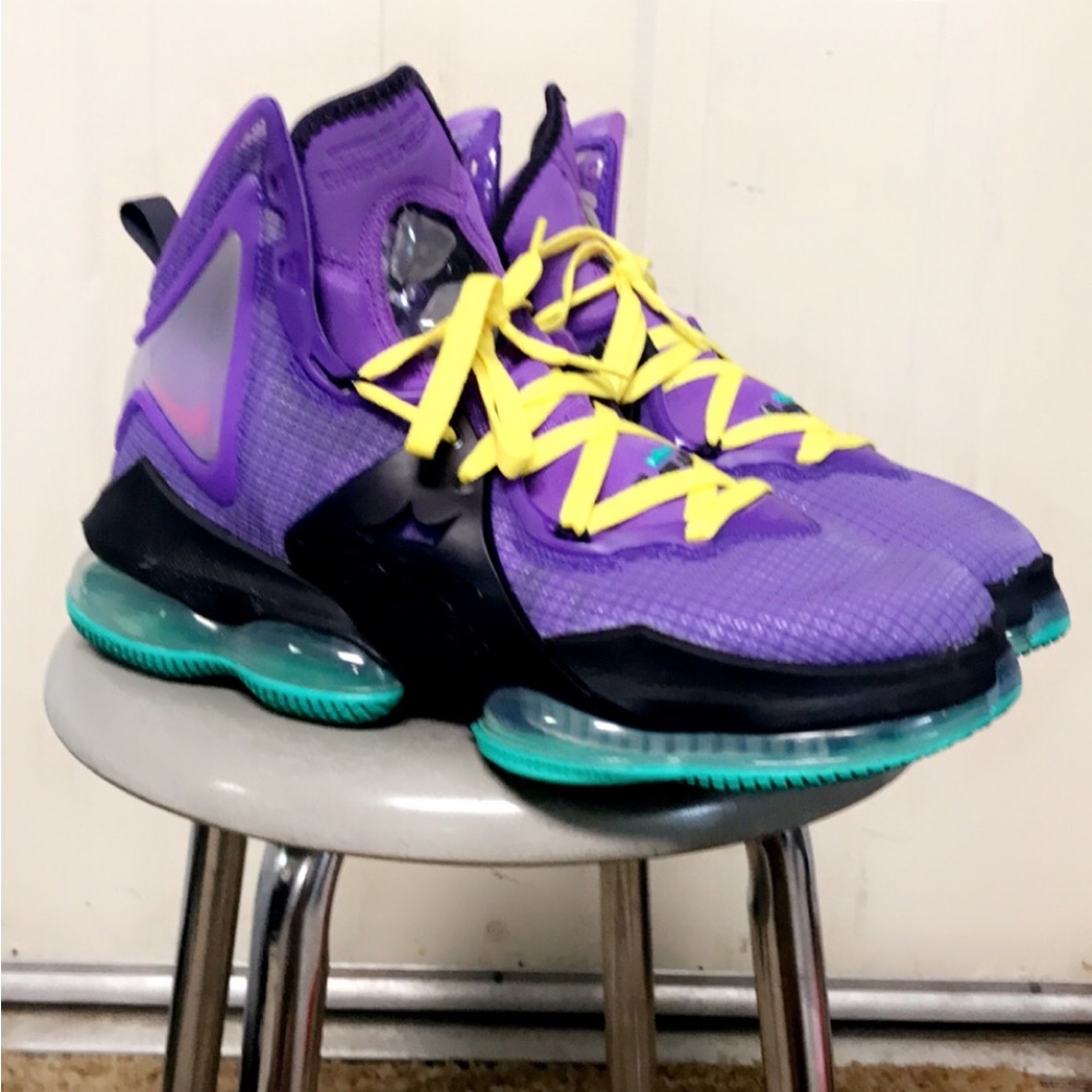 LeBron 19 Nike Shoes